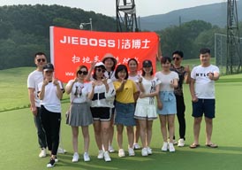 揮越巔峰、縱情果嶺，潔博士冠軍小組鐘山高爾夫體驗之旅